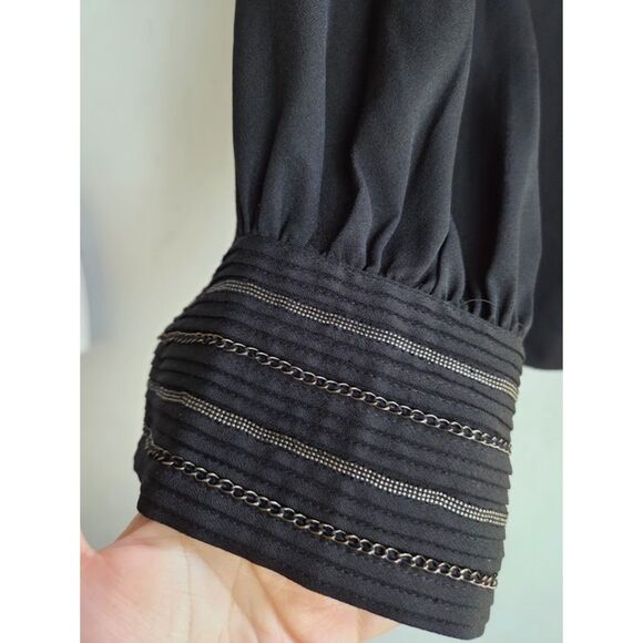Chico's Women Black w/Silver Chain Details V-Neck Boxy Blouse size 2 or US 14 - Picture 4 of 7